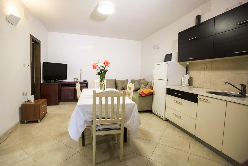 Apartments Bago Trogir Eksteriør bilde