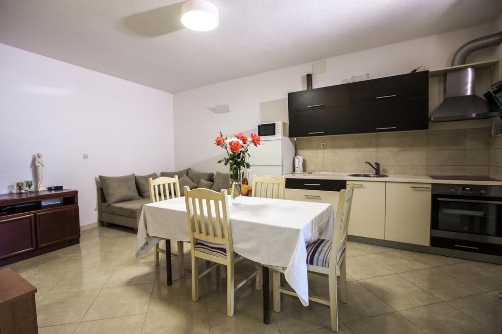 Apartments Bago Trogir Eksteriør bilde
